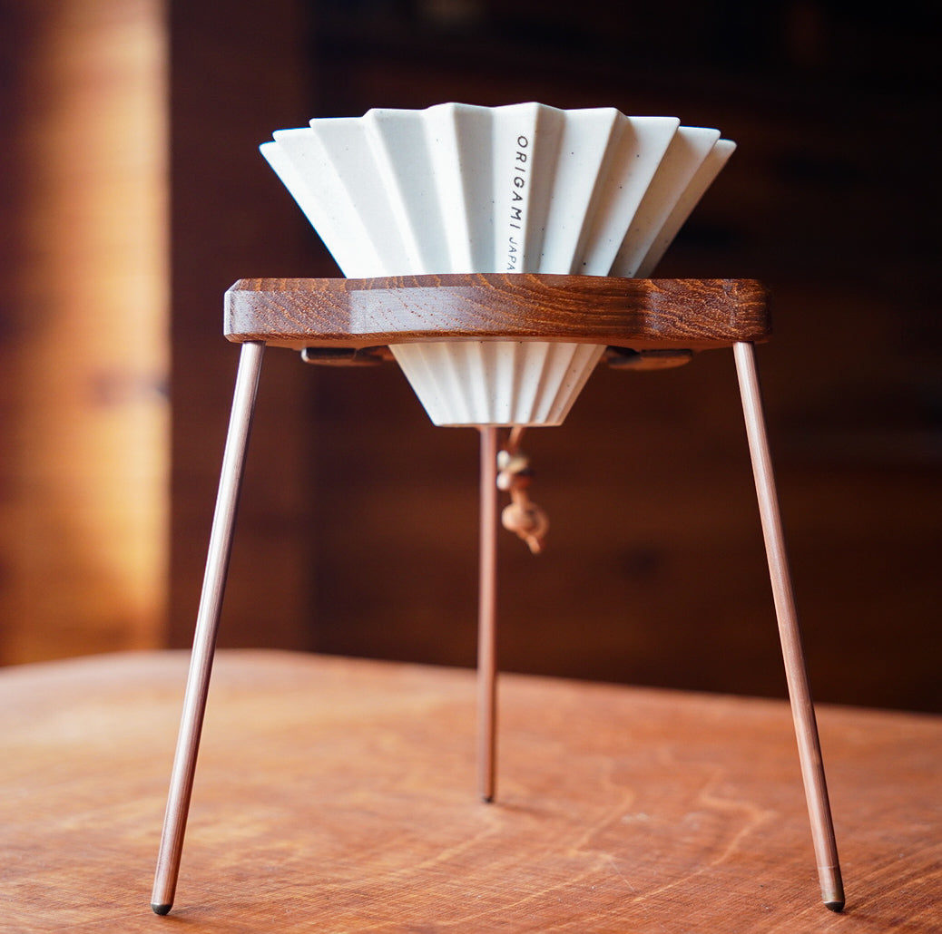 JHAT.. sAnkaku.R Stand　【American Walnut】